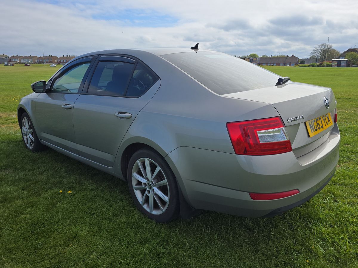 2013 NISSAN Octavia Elegance TSI
