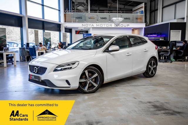 2016 VOLVO V40